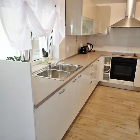 Apartmán Kiki-udoban Smjestaj Za 5 Osoba Na Mirnoj Lokaciji