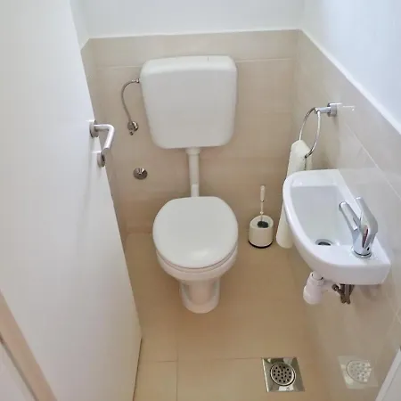 Apartmán Kiki-udoban Smjestaj Za 5 Osoba Na Mirnoj Lokaciji *