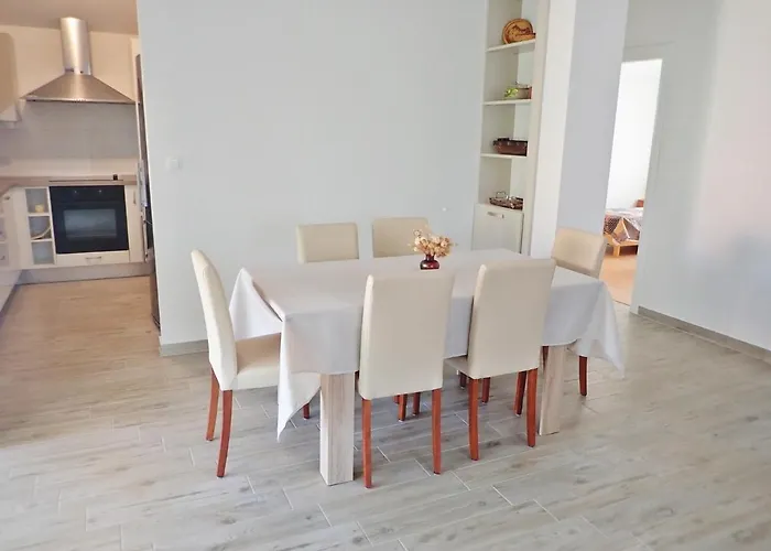 Kiki-udoban Smjestaj Za 5 Osoba Na Mirnoj Lokaciji Apartmán Starigrad Paklenica