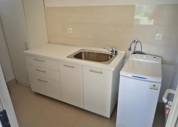 Kiki-udoban Smjestaj Za 5 Osoba Na Mirnoj Lokaciji Starigrad Paklenica