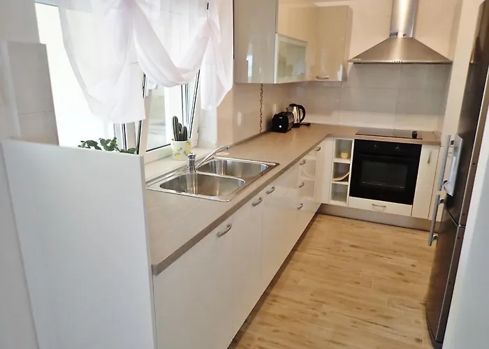 Διαμέρισμα Kiki-udoban Smjestaj Za 5 Osoba Na Mirnoj Lokaciji