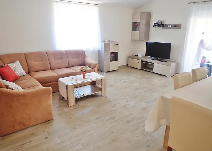 Apartmán Kiki-udoban Smjestaj Za 5 Osoba Na Mirnoj Lokaciji *