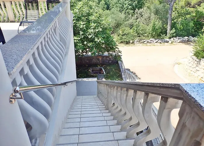 Kiki-udoban Smjestaj Za 5 Osoba Na Mirnoj Lokaciji Starigrad Paklenica